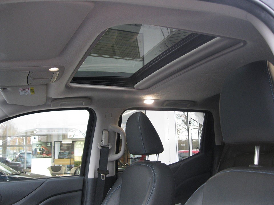 Nissan Navara NP300 (D23M)(12.2015->) N-Guard Double Cab 4x4  