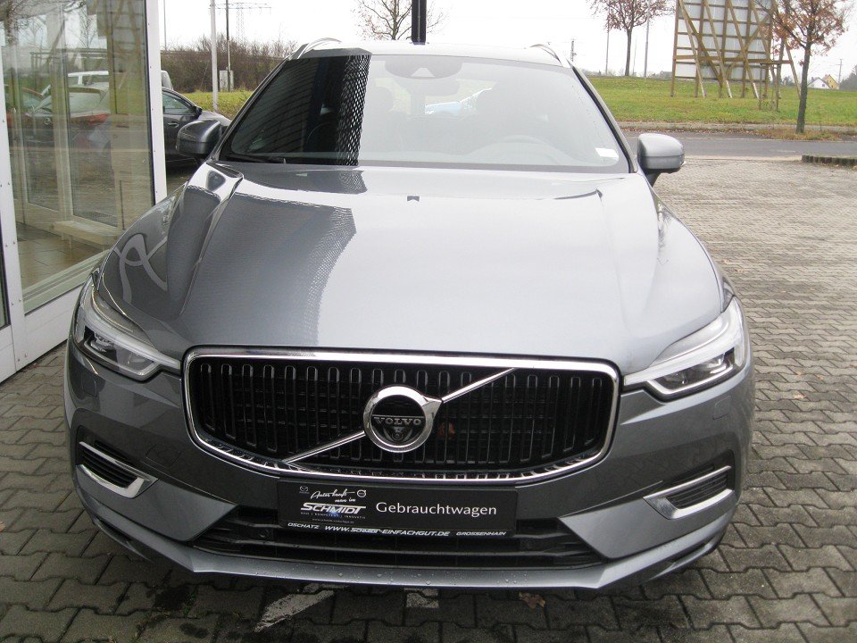 Volvo XC60 T8 TWIN ENGINE Momentum Pano/360°  