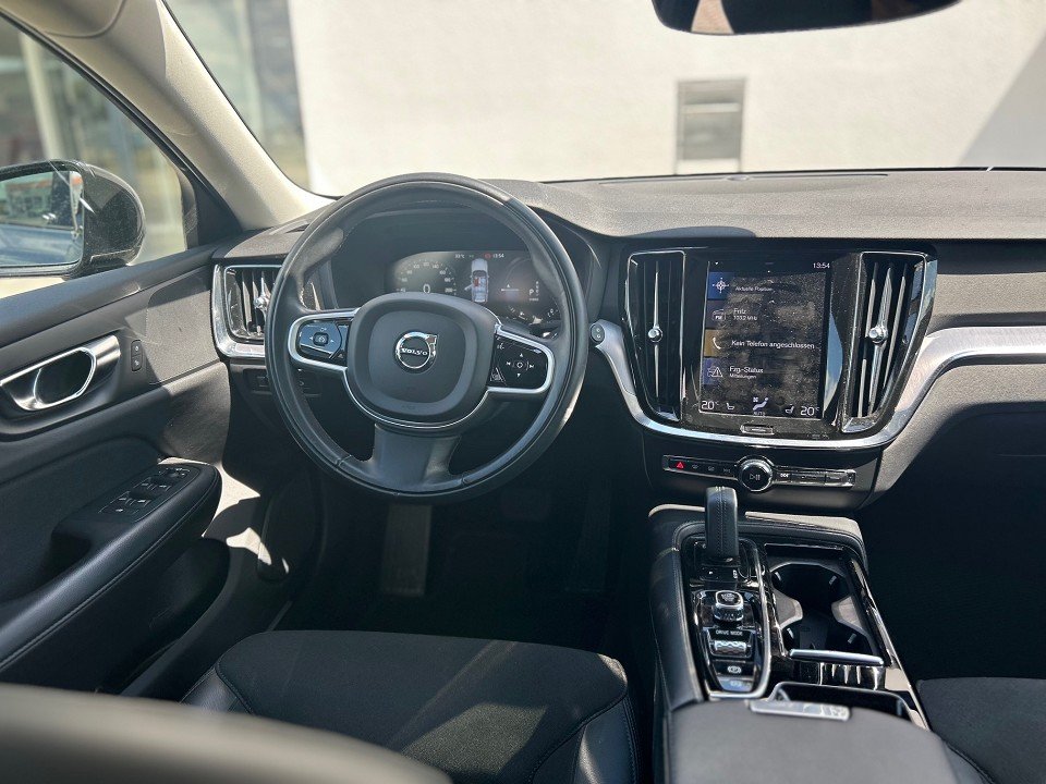 Volvo V60 T6 Recharge R-Design Expression R Design Expression Recharge Plug-In Hybrid AWD  