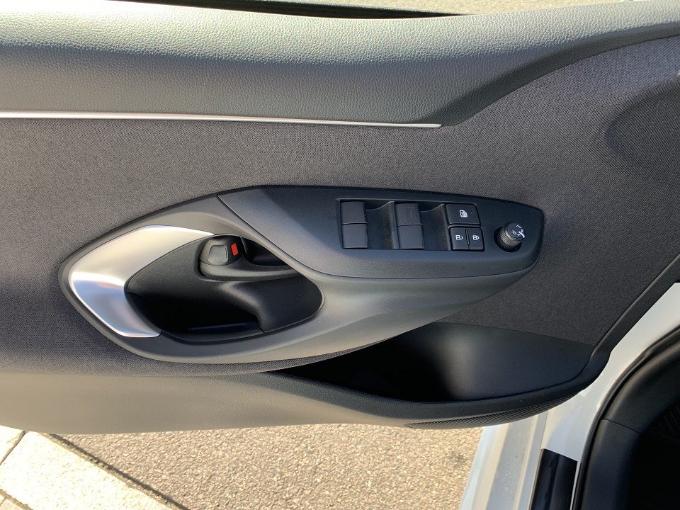 Mazda 2 Hybrid 1.5L Hybrid VVT-i  