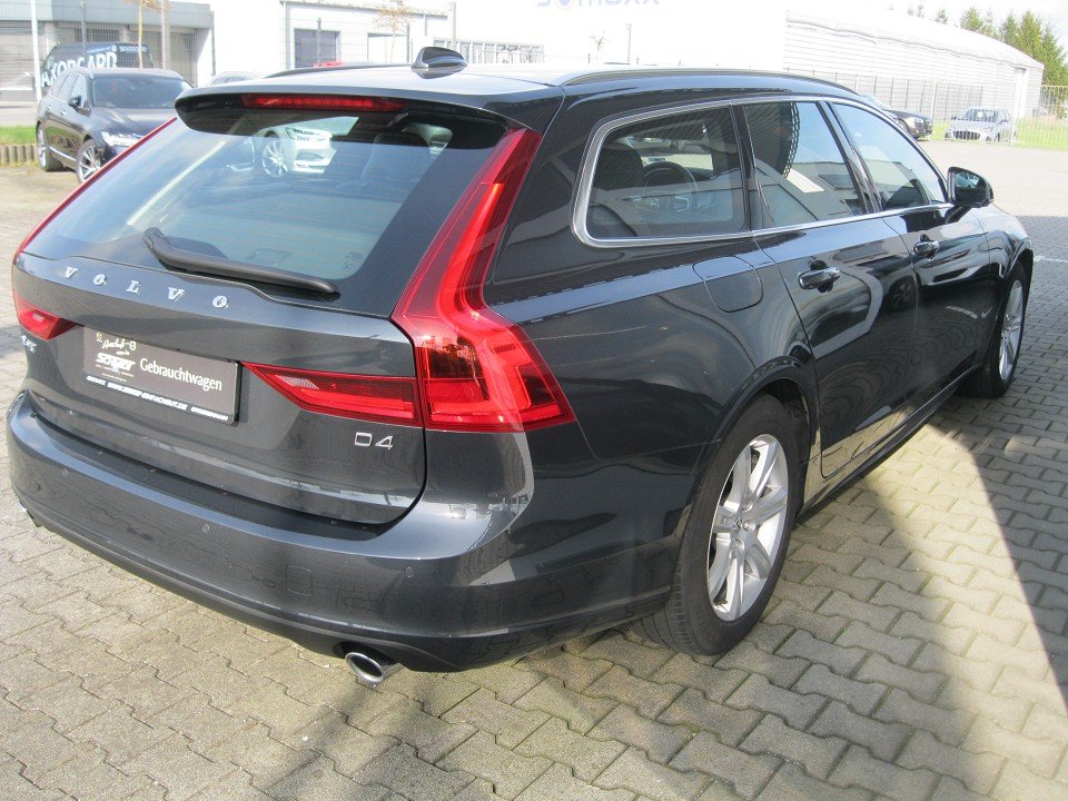 Volvo V90 D4 Momentum Momentum  