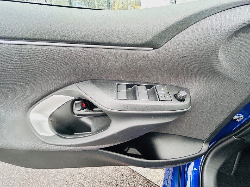 Mazda 2 Hybrid 1.5L Hybrid VVT-i  