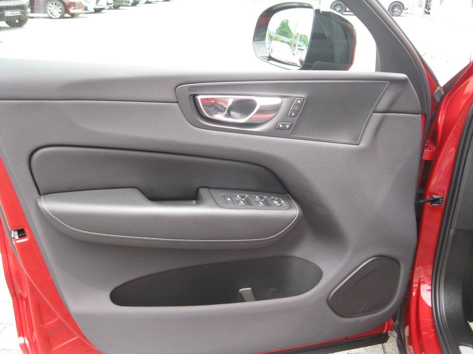 Volvo XC60 T6 Recharge R-Design Volvo XC60 T6 Recharge R-Design  