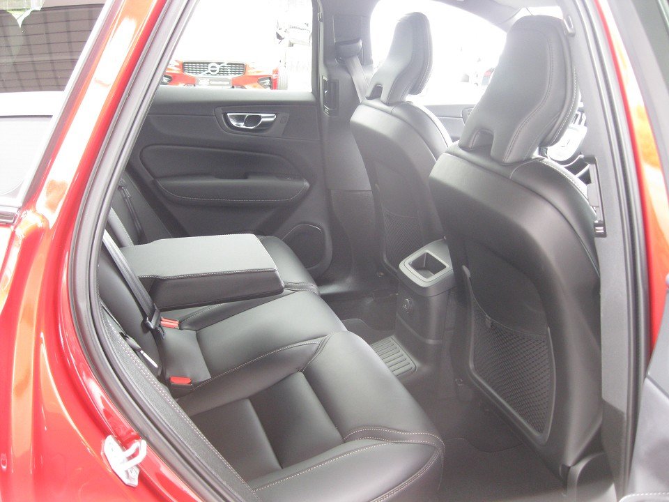 Volvo XC60 T6 Recharge R-Design Volvo XC60 T6 Recharge R-Design  