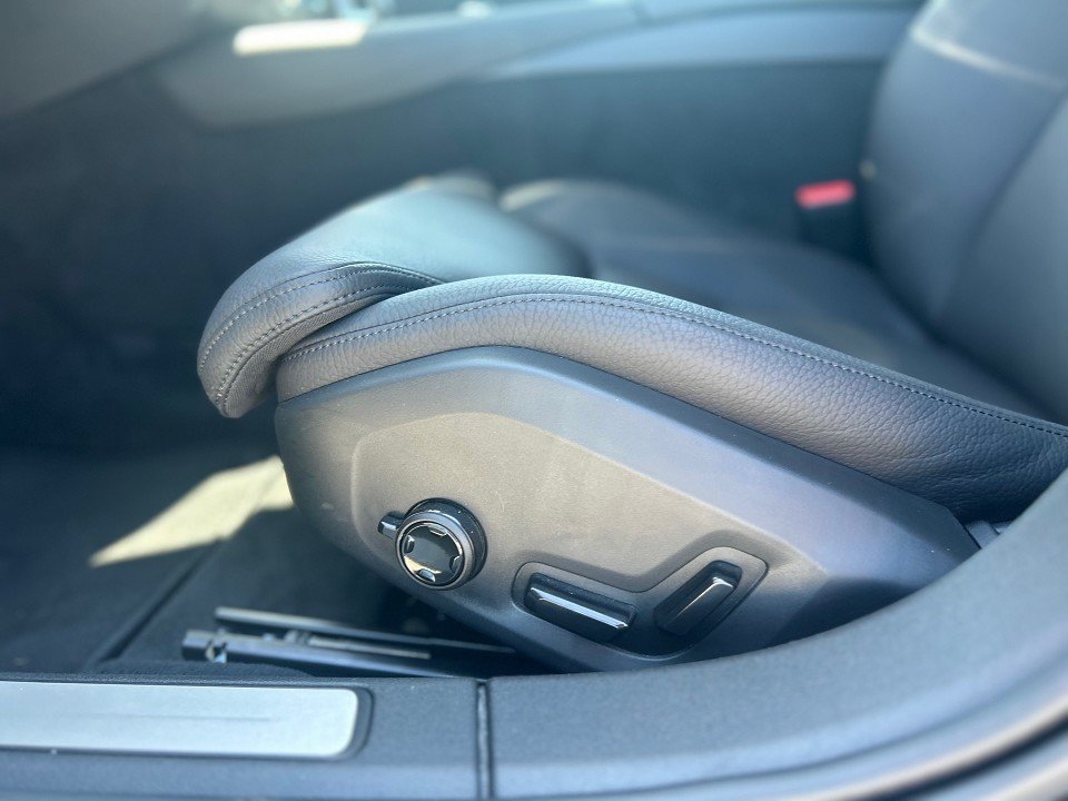 Volvo V60 T6 Plus Dark Plus Dark Recharge Plug-In Hybrid AWD  