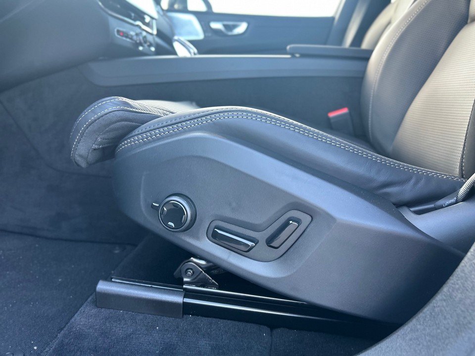 Volvo XC60 T8 Ultra Dark Vollausstattung XC60 T8 Ultra Dark  