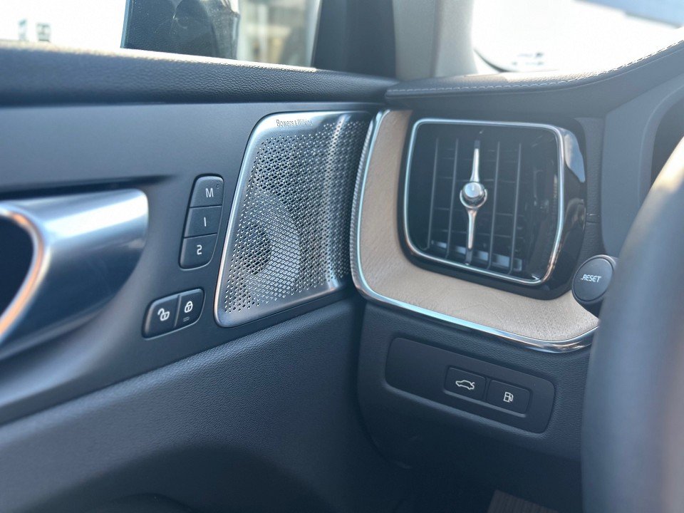 Volvo XC60 T8 Ultra Dark Vollausstattung XC60 T8 Ultra Dark  