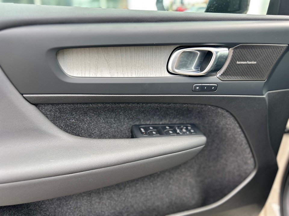 Volvo XC40 B4 Ultra Dark Ultra Dark  