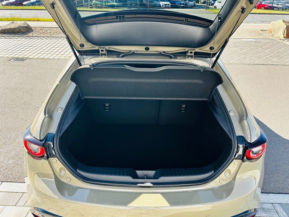 Mazda 3 2.5L e-SKYACTIV G 140ps  