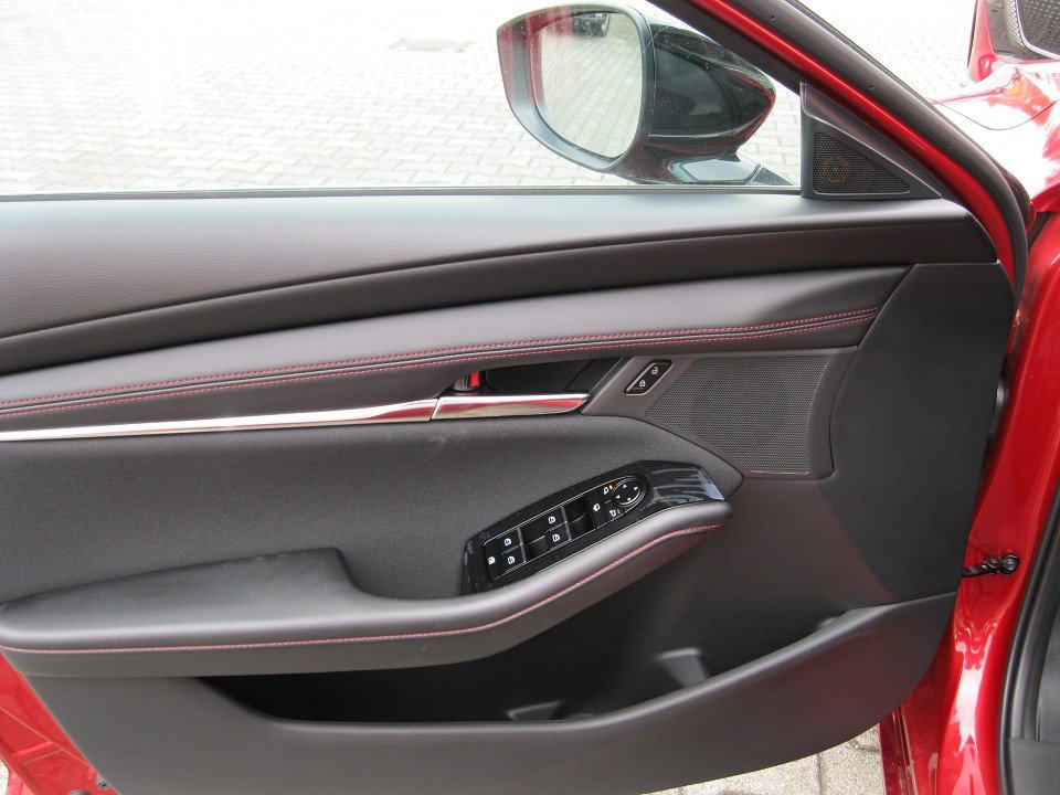 Mazda 3 2.0L e-SKYACTIV  