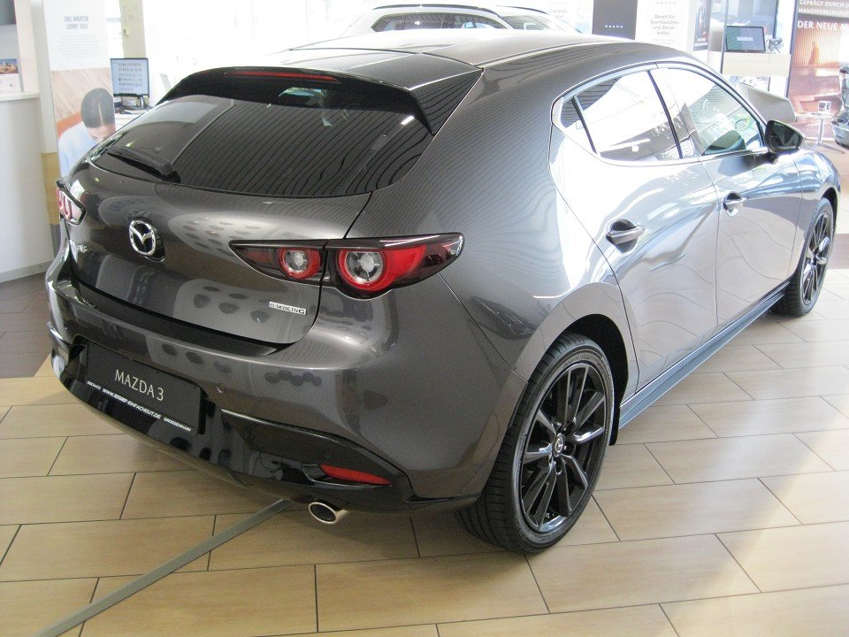 Mazda 3 2.5L e-SKYACTIV G 140ps  