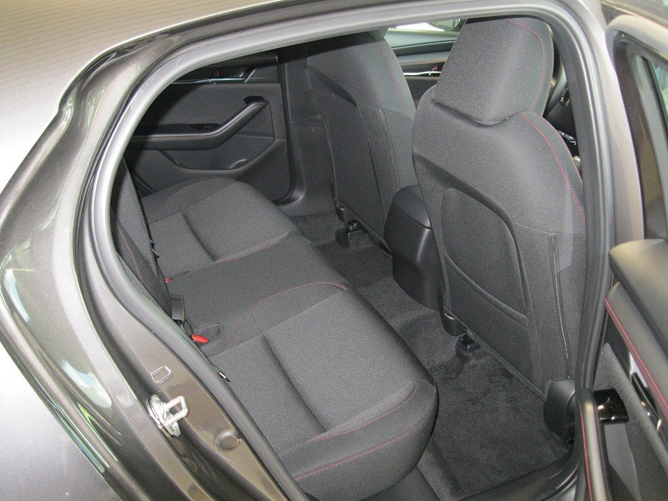 Mazda 3 2.5L e-SKYACTIV G 140ps  