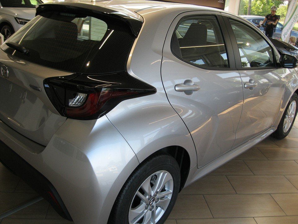 Mazda 2 Hybrid 1.5L Hybrid VVT-i  