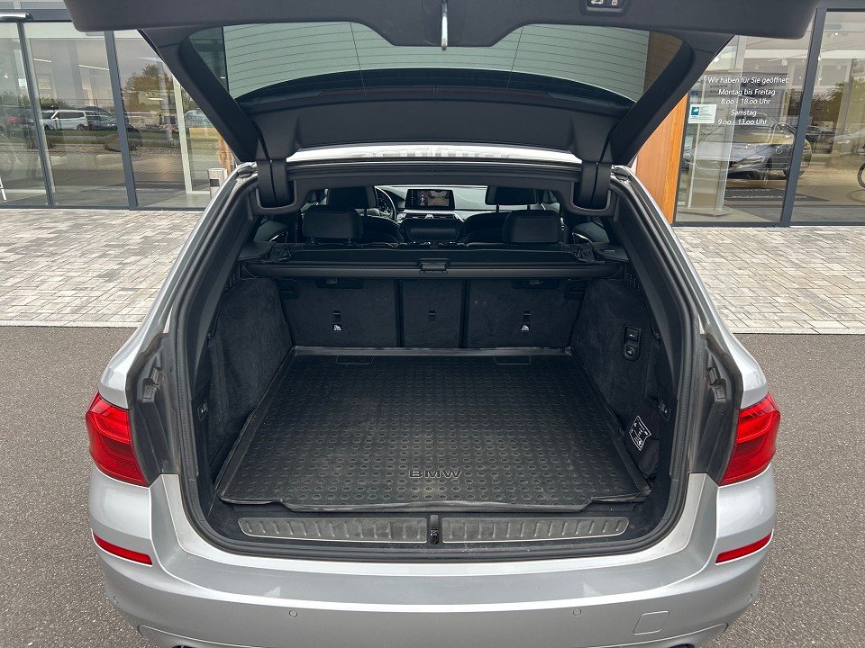 BMW Baureihe 5 Touring 530 d xDrive Sport Line  