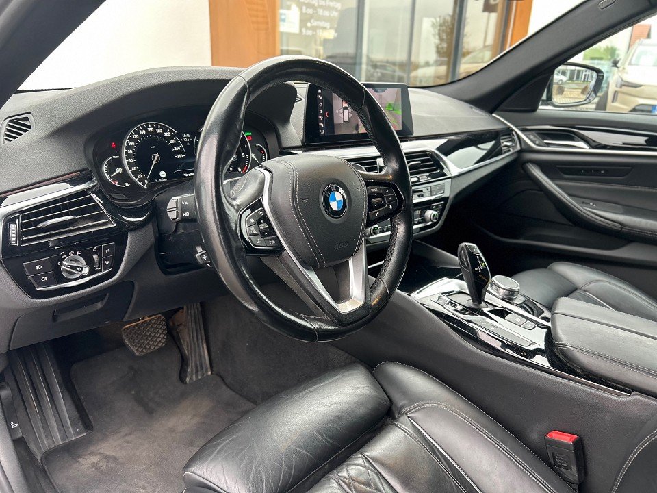 BMW Baureihe 5 Touring 530 d xDrive Sport Line  