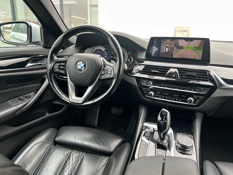 BMW Baureihe 5 Touring 530 d xDrive Sport Line  