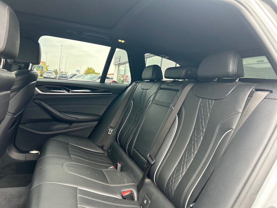 BMW Baureihe 5 Touring 530 d xDrive Sport Line  