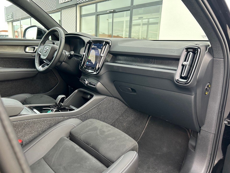 Volvo EX40 Ultra Performance Black Edition Twin Motor Performance AWD Ultra Black Edition  