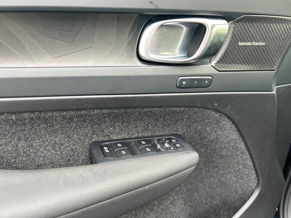 Volvo EX40 Ultra Performance Black Edition Twin Motor Performance AWD Ultra Black Edition  