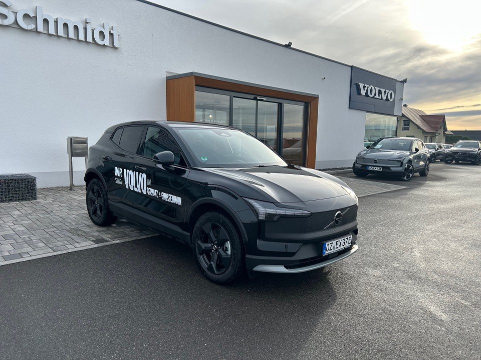 Volvo EX30 Cross Country Ultra Twin Motor EX30 Cross Country Ultra Twin Motor  