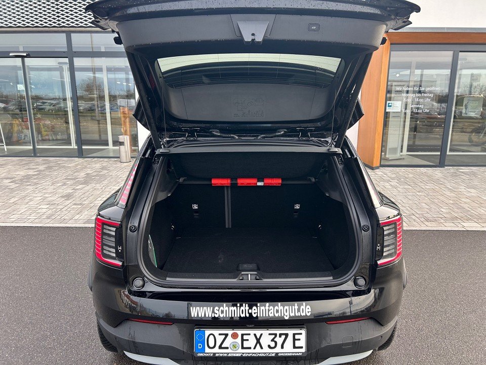 Volvo EX30 Cross Country Ultra Twin Motor EX30 Cross Country Ultra Twin Motor  