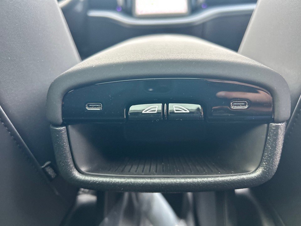 Volvo EX30 Cross Country Ultra Twin Motor EX30 Cross Country Ultra Twin Motor  