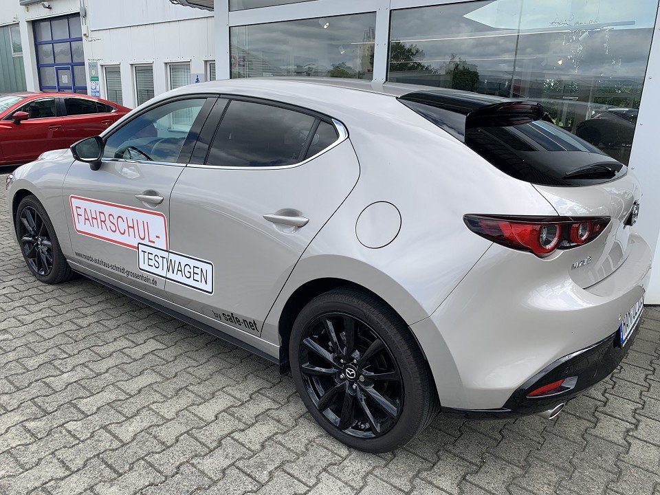 Mazda 3 2.5L e-SKYACTIV G 140ps