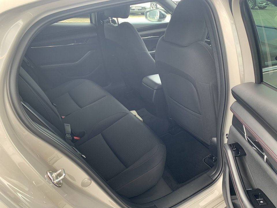 Mazda 3 2.5L e-SKYACTIV G 140ps