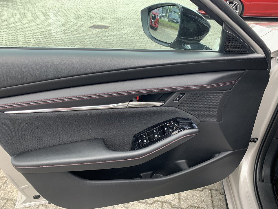 Mazda 3 2.5L e-SKYACTIV G 140ps