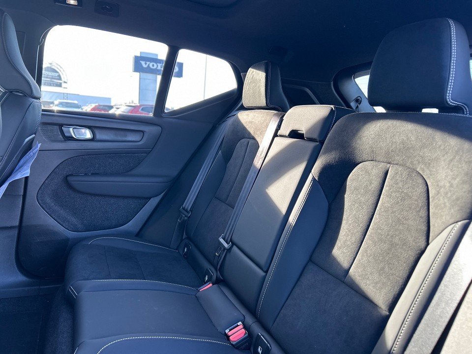 Volvo XC40 B4 Ultra Black Edition XC40 B4 Ultra Black Edition  