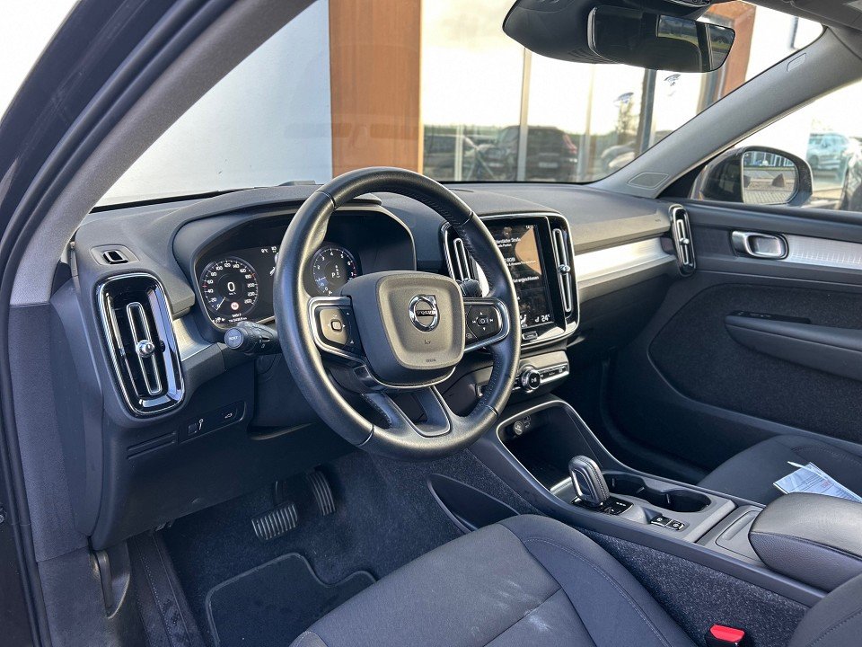 Volvo XC40T3 Momentum Pro Momentum Pro 2WD  