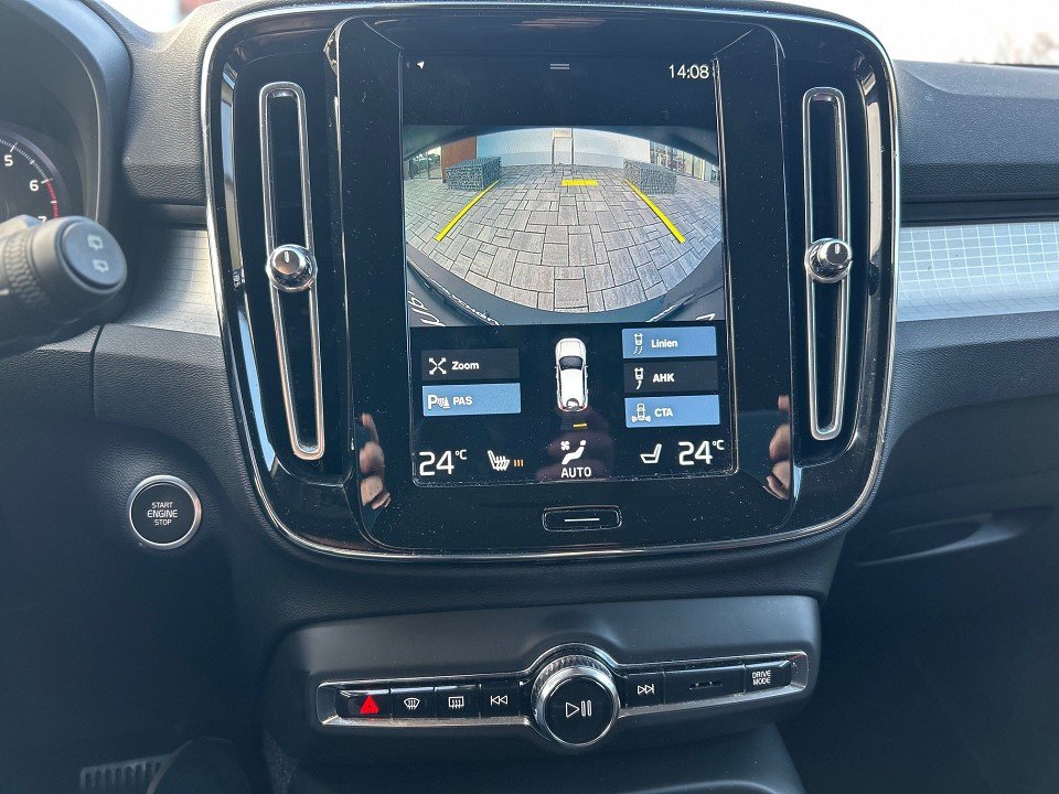 Volvo XC40T3 Momentum Pro Momentum Pro 2WD  