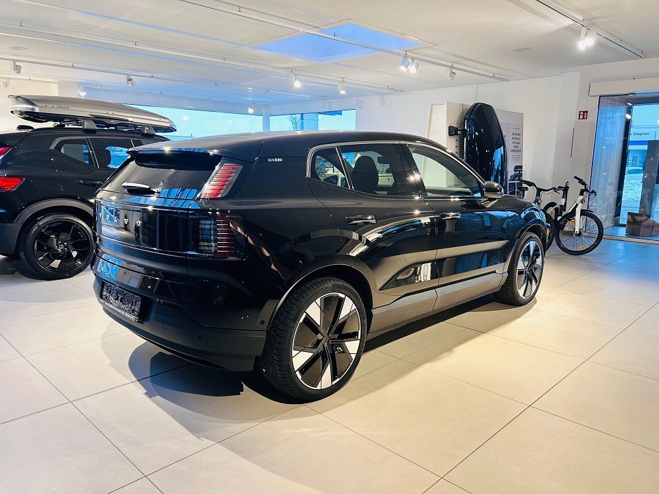 Volvo EX30 EX30 Single Motor Extended Range Ultra  