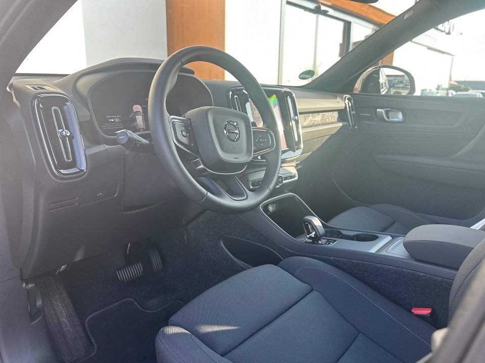 Volvo EX40 Extended Range Black Edition Plus 185 kW Single Motor Extended Range RWD Plus Black  