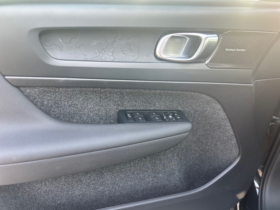 Volvo EX40 Extended Range Black Edition Plus 185 kW Single Motor Extended Range RWD Plus Black  