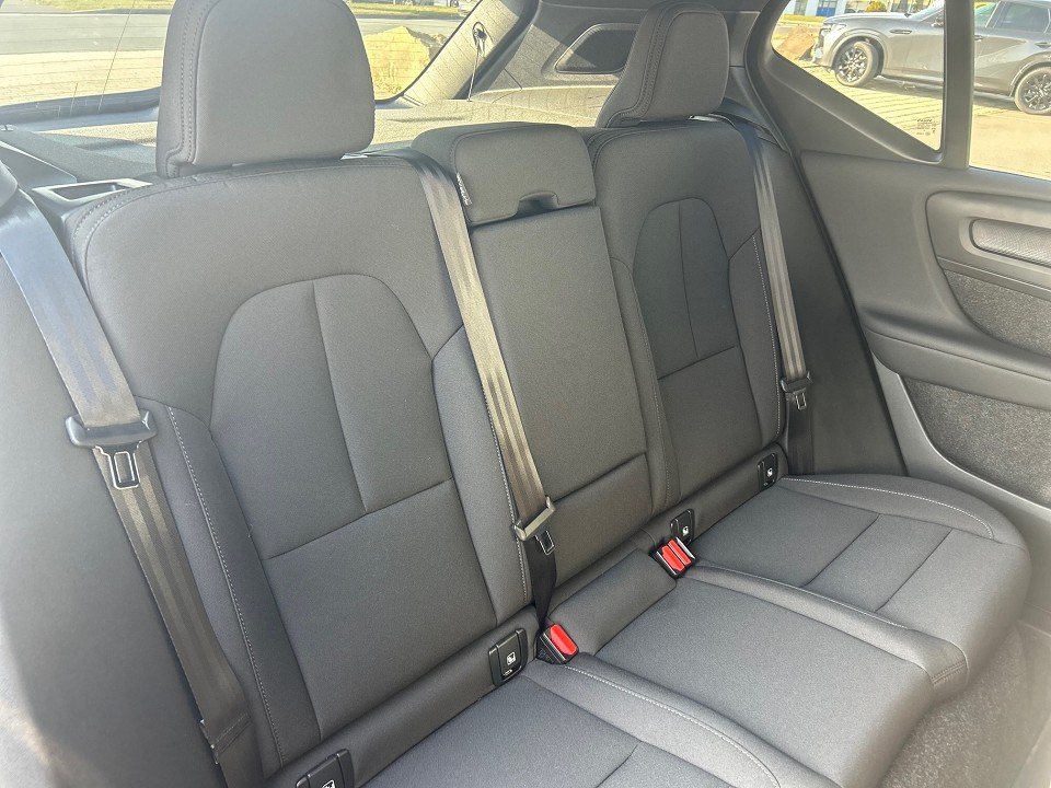 Volvo EX40 Extended Range Black Edition Plus 185 kW Single Motor Extended Range RWD Plus Black  