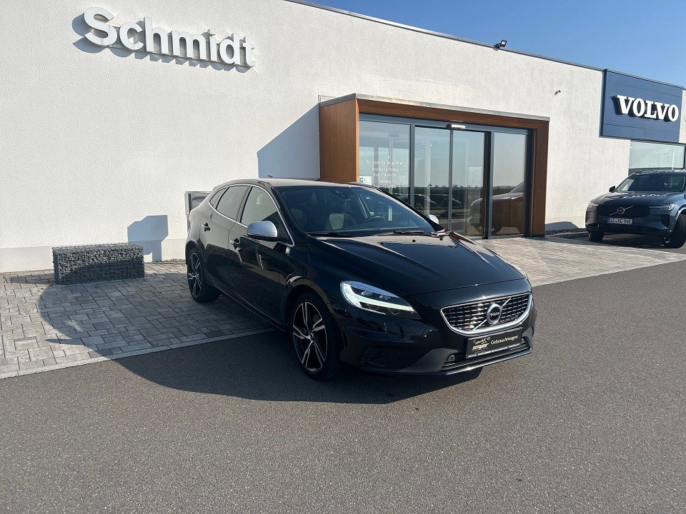Volvo V40  
