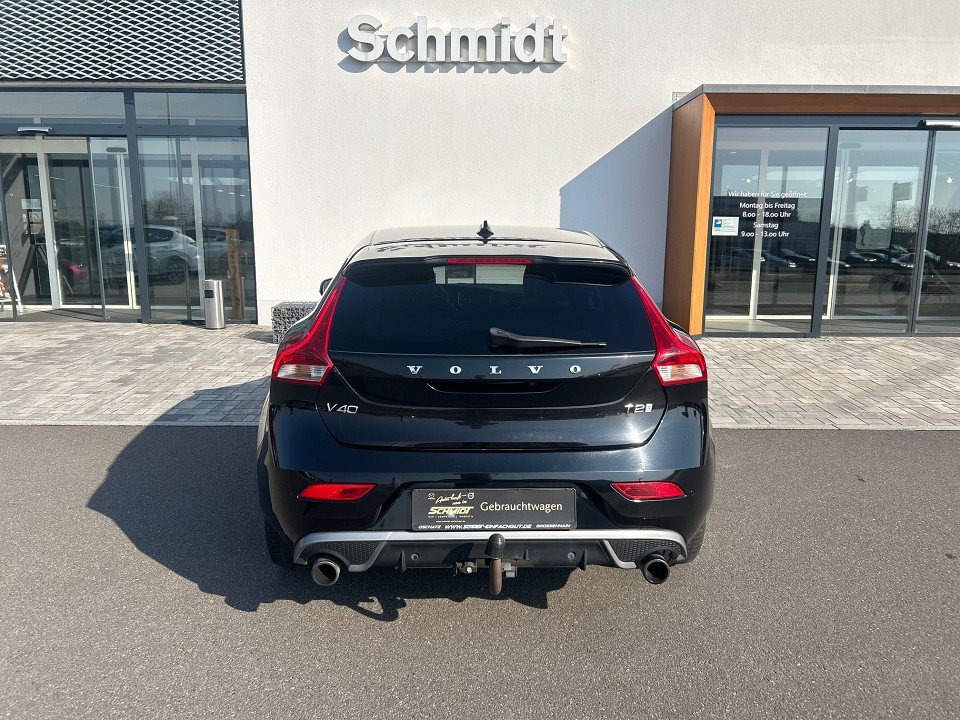 Volvo V40  