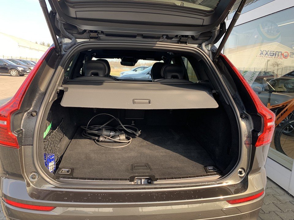 Volvo XC60 T8 AWD R-Design R Design Recharge Plug-In Hybrid AWD  
