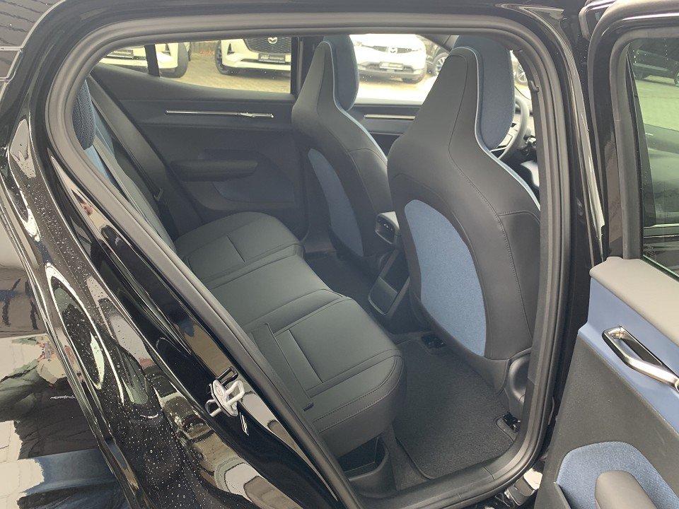 Volvo EX30 Twin Ultra Black Edition EX30 Twin Ultra Black Edition  