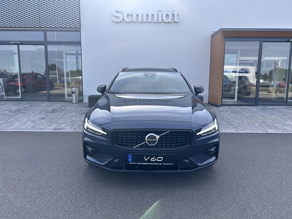 Volvo V60 B4 Ultra Dark Ultra Dark  