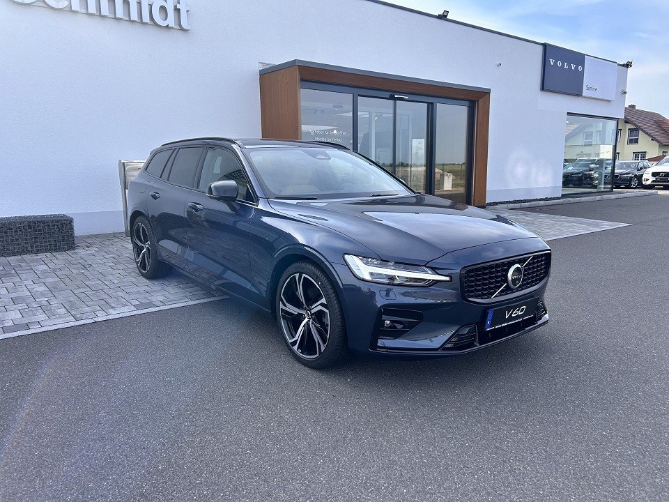 Volvo V60 B4 Ultra Dark Ultra Dark  