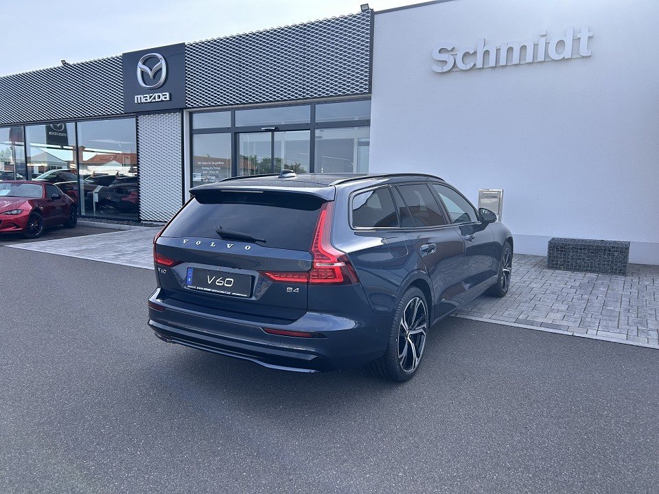 Volvo V60 B4 Ultra Dark Ultra Dark  