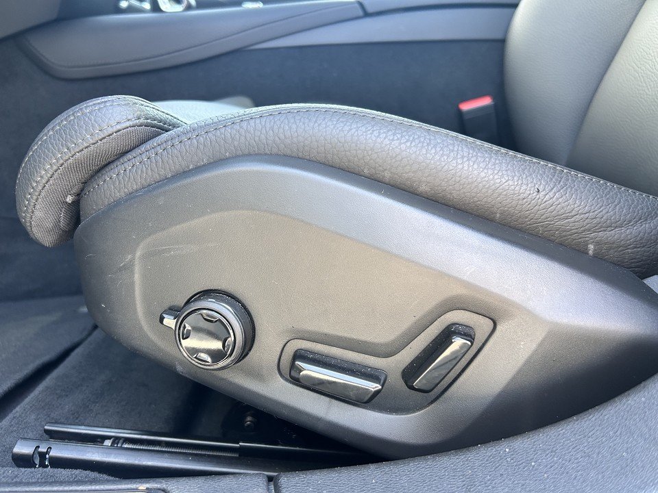 Volvo V60 T8 Recharge Plus Dark Plus Dark Recharge Plug-In Hybrid AWD