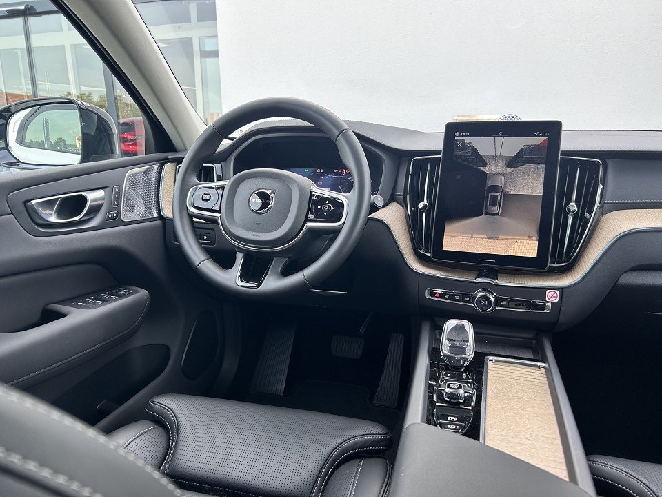 Volvo XC60 Ultra Dark Vollausstattung Ultra Dark Recharge Plug-In Hybrid AWD  