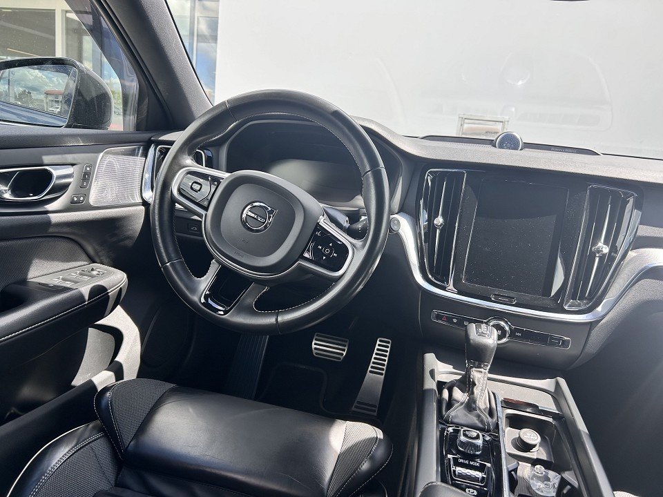Volvo V60 Kombi D4 AWD R-Design R Design AWD  