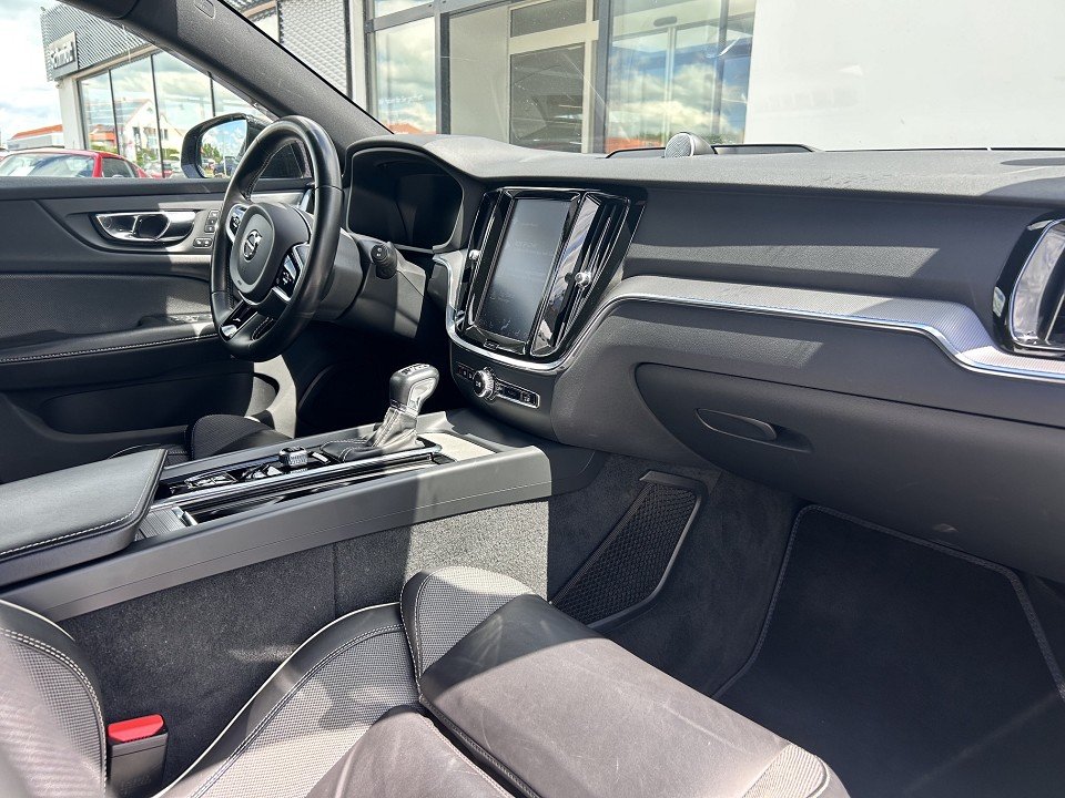 Volvo V60 Kombi D4 AWD R-Design R Design AWD  