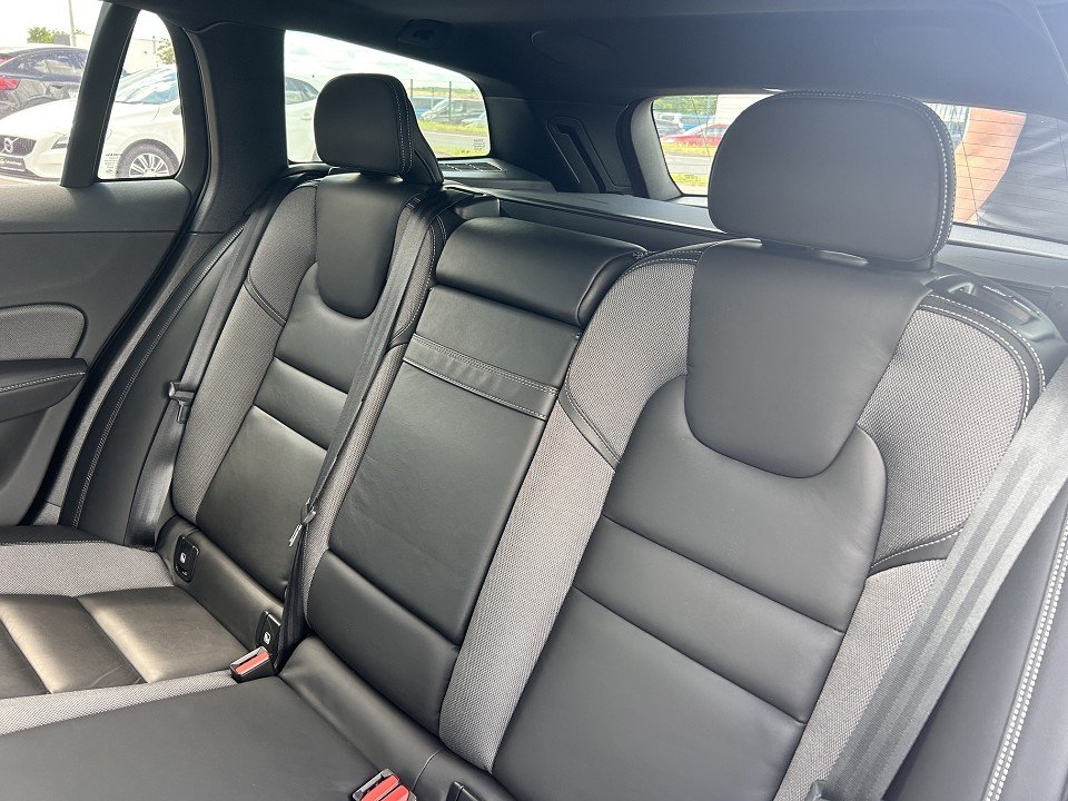 Volvo V60 Kombi D4 AWD R-Design R Design AWD  