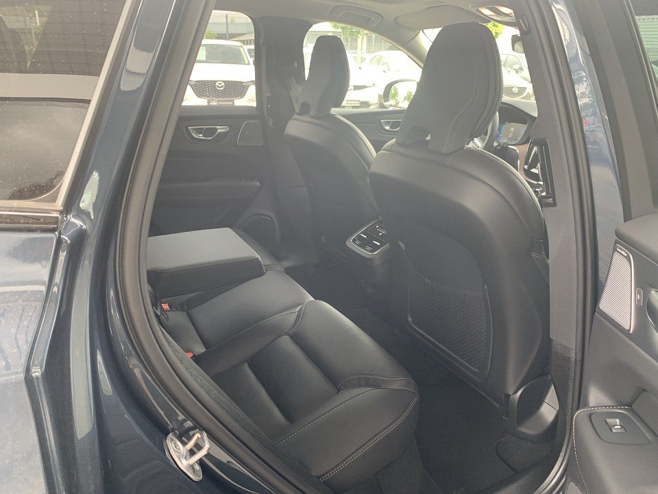 Volvo XC60 B4 AWD Ultimate Dark bel.Sitze/Polestar Leistungsoptimierung  