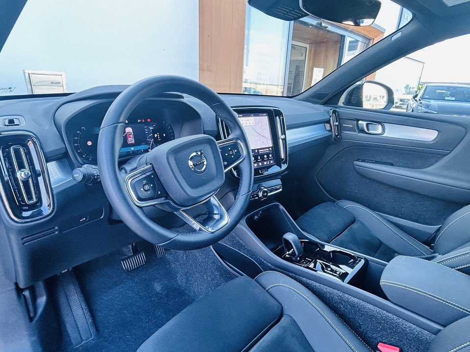 Volvo XC40 B3 Ultra Black Edition XC40 B3 Ultra Black Edition  